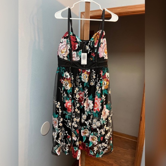 torrid Dresses & Skirts - Floral torrid  Embroidered Black Dress
